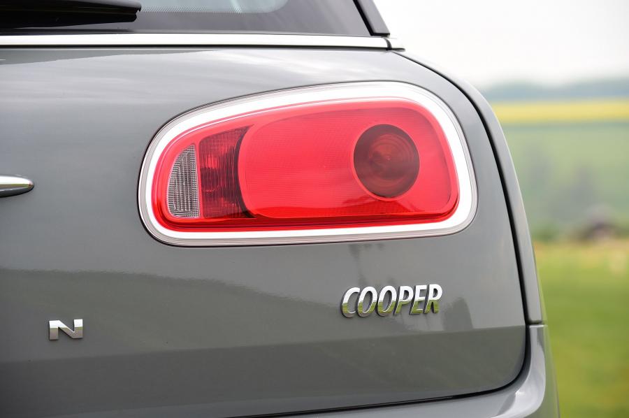 Детали экстерьера Mini Cooper Clubman Black Pack 2017 года  (фото 12 из 18)